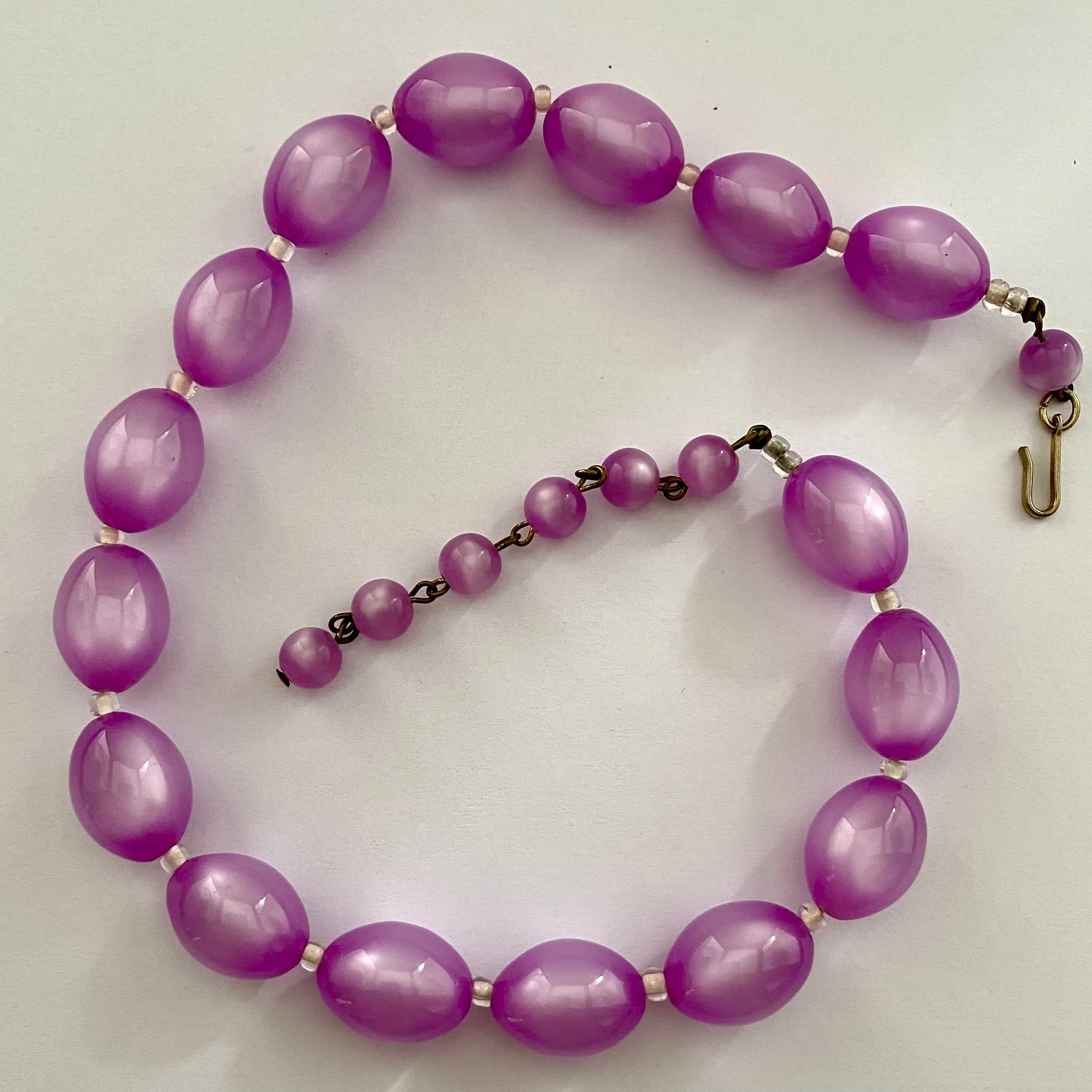 1960s Moon Glow Bead Choker Necklace