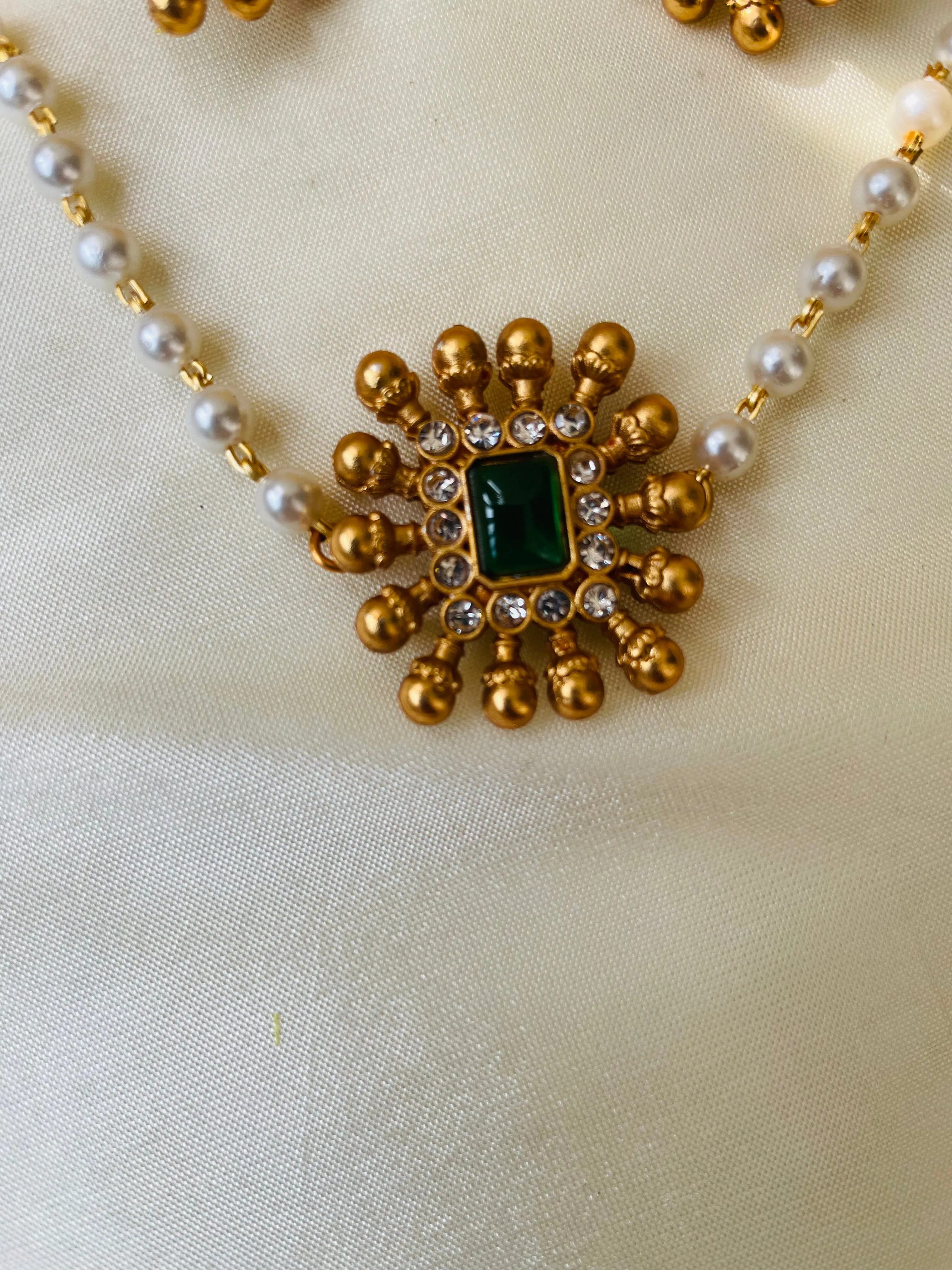 Antique white beads Green stone choker