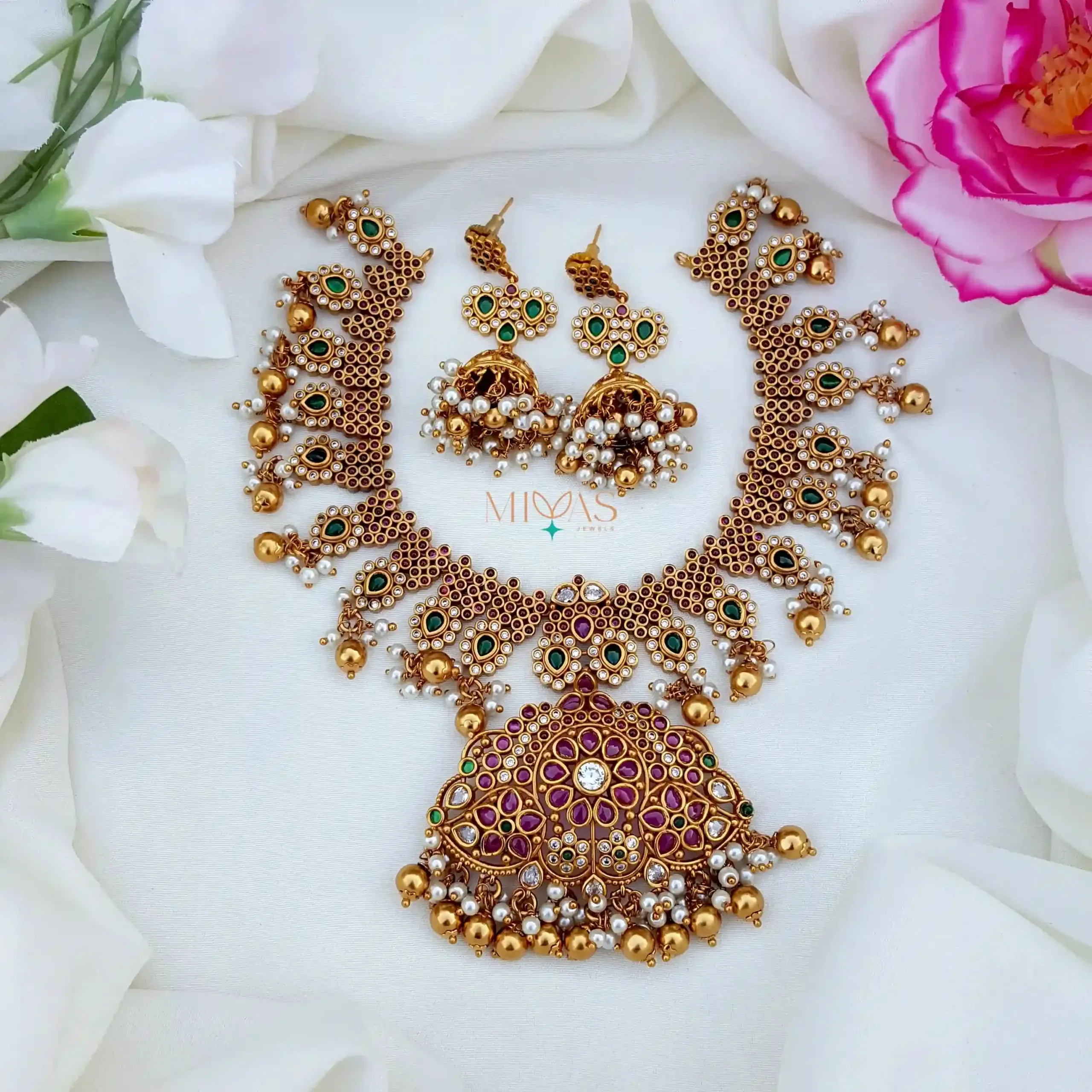 Beautiful Pearl Beads Necklace