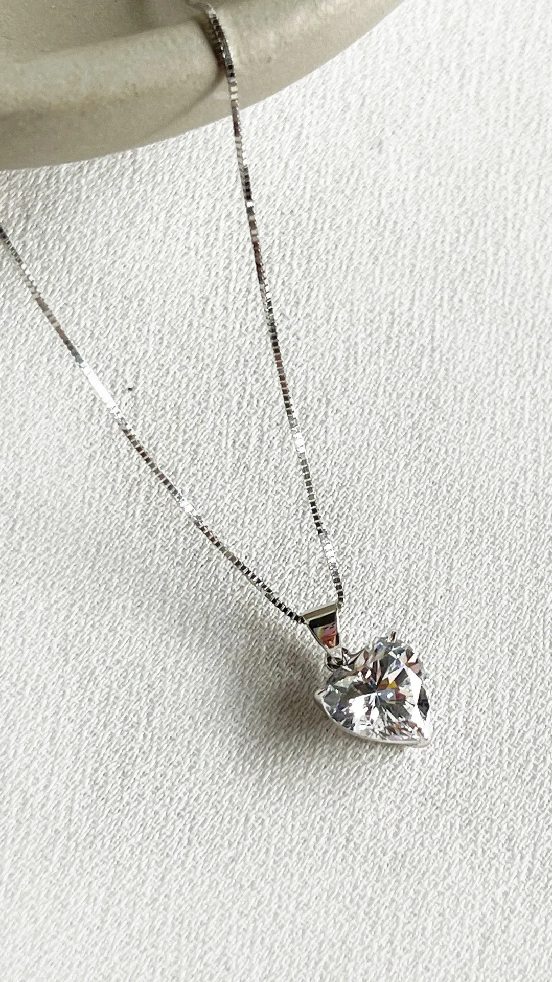 Camden Heart Pendant White Gold