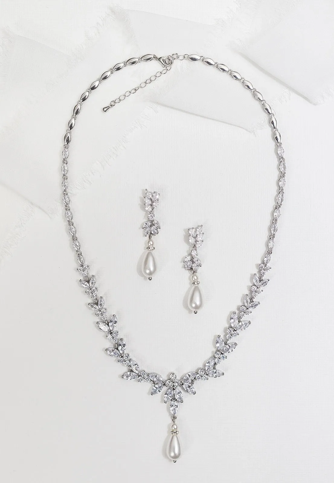Camilla Pearl Earrings