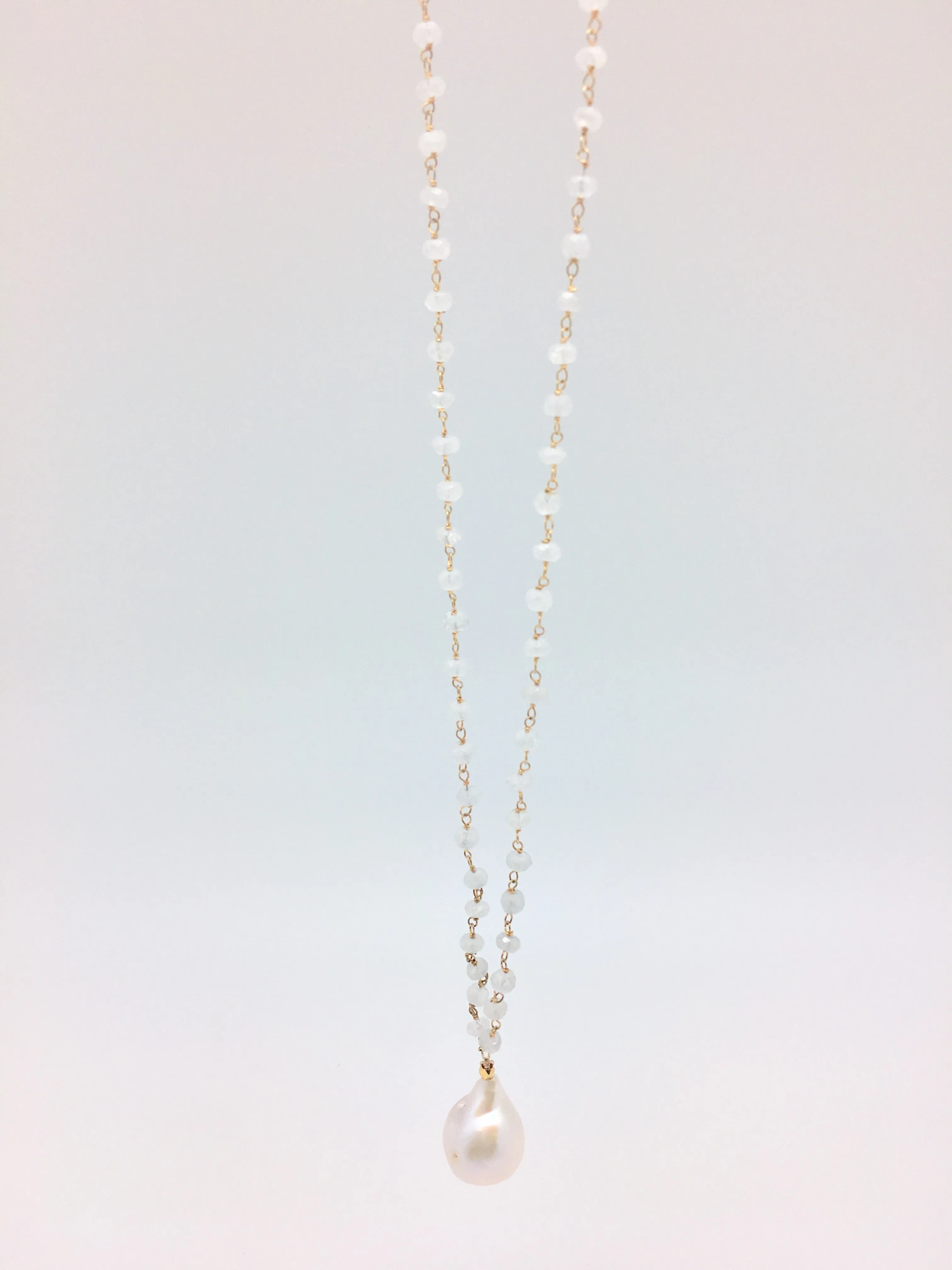 Diddi Long - white moonstone/white baroque pearl