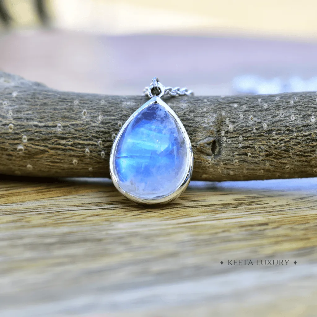 Magic Drop - Moonstone Necklace