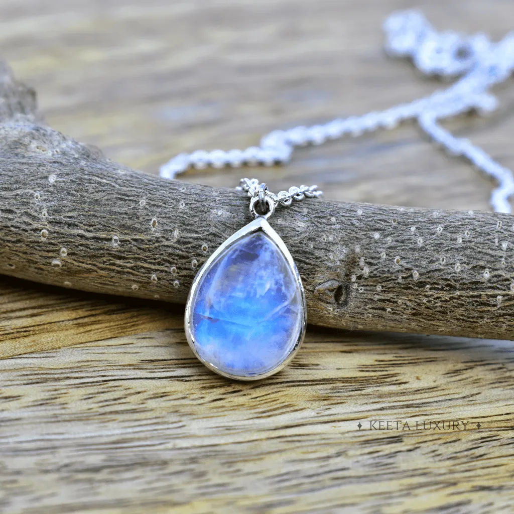 Magic Drop - Moonstone Necklace
