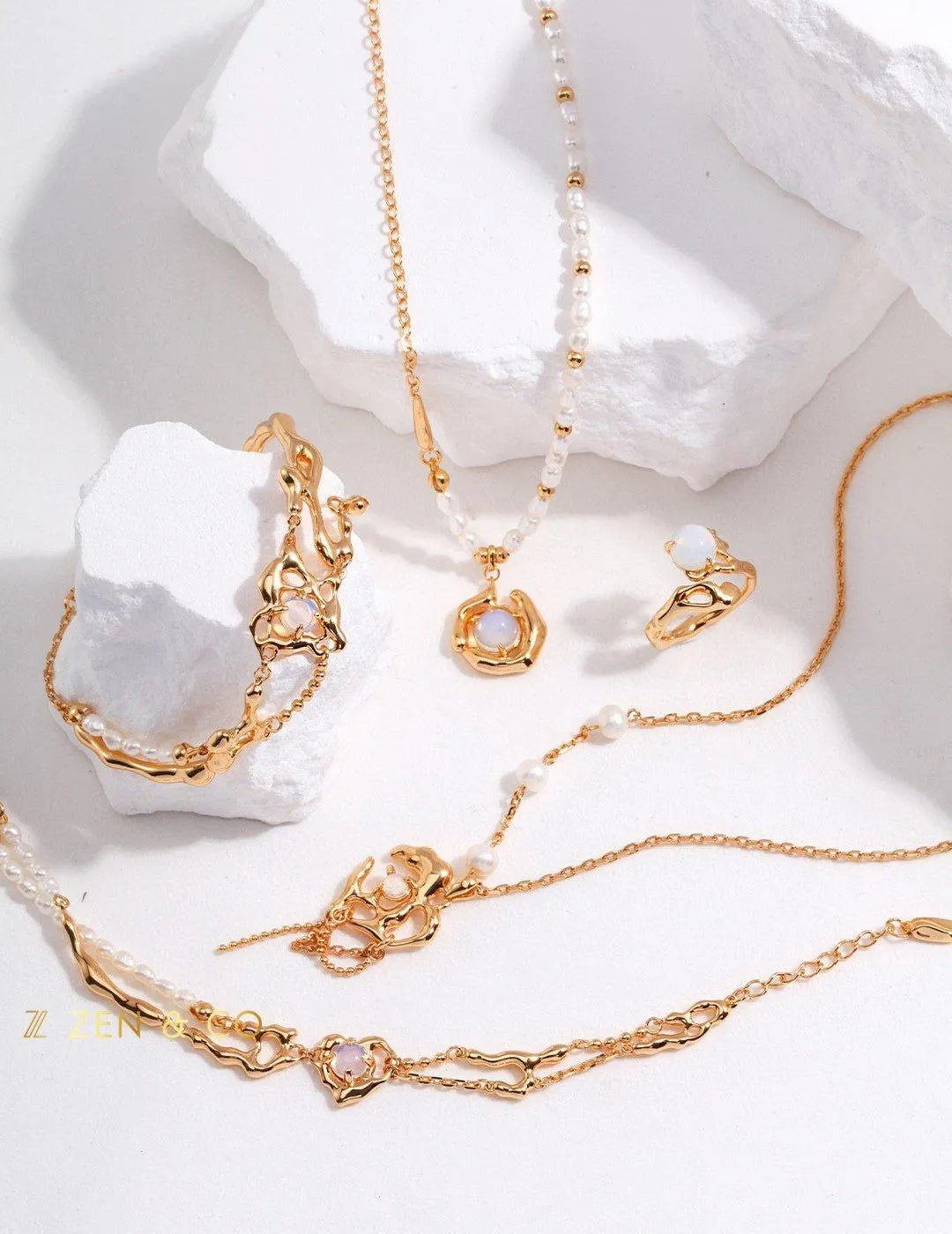 MAYA Grey Moonstone necklace
