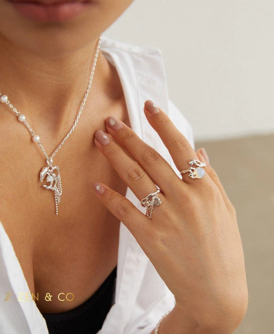 MAYA Grey Moonstone necklace