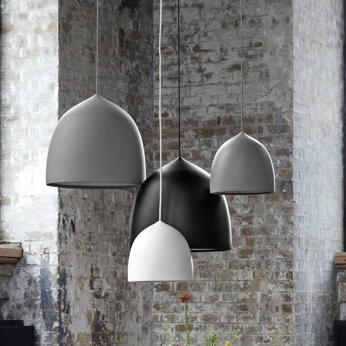 Suspense Pendant Light
