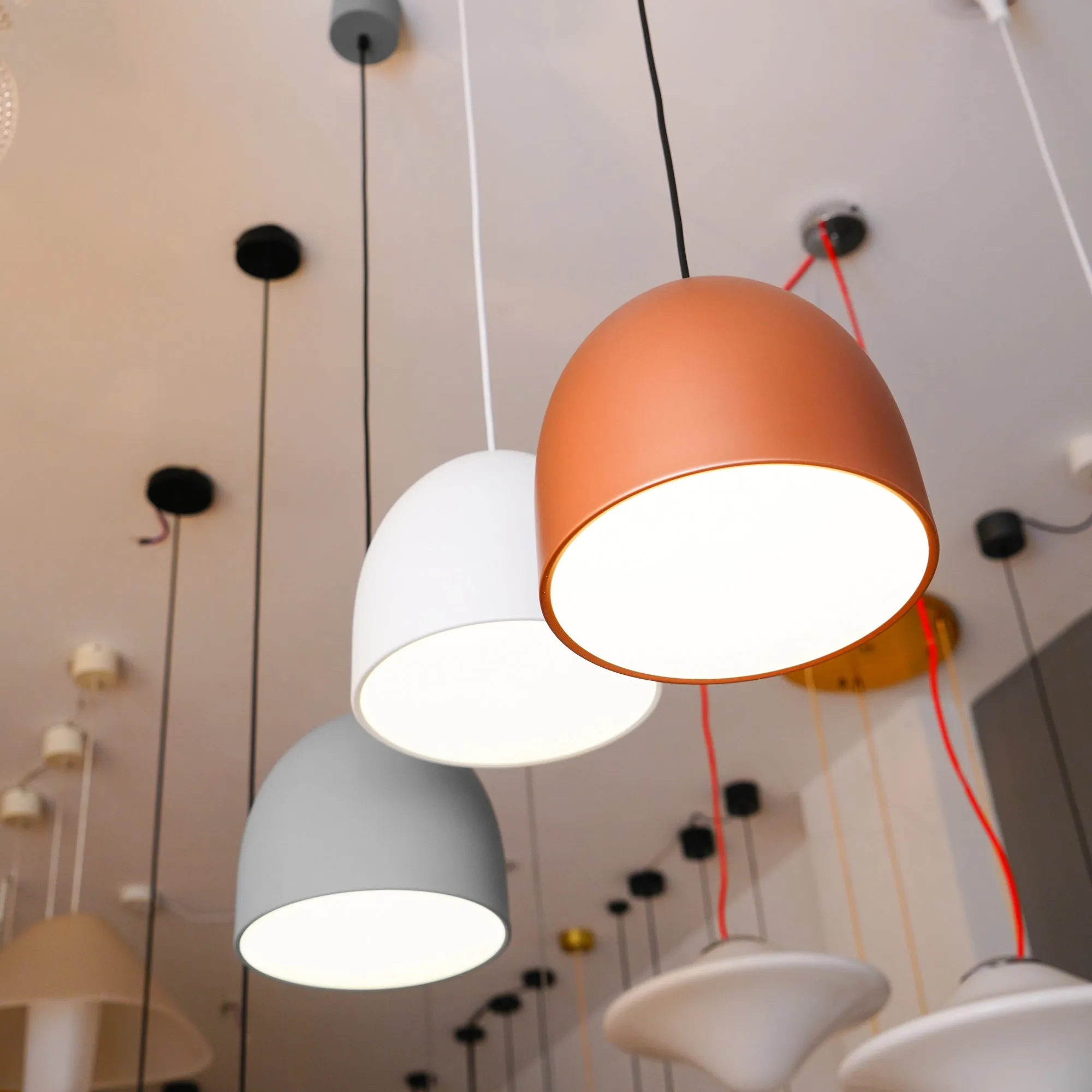Suspense Pendant Light